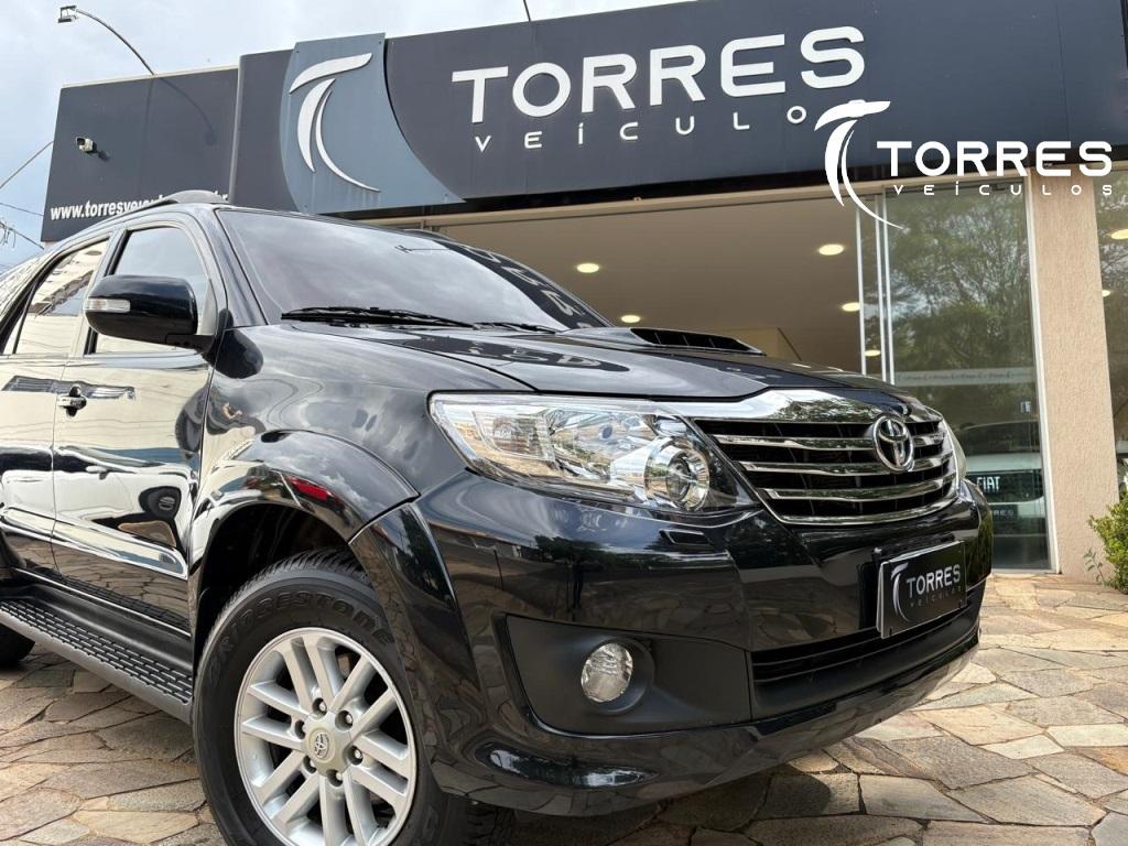 TOYOTA Hilux SW4 - Foto