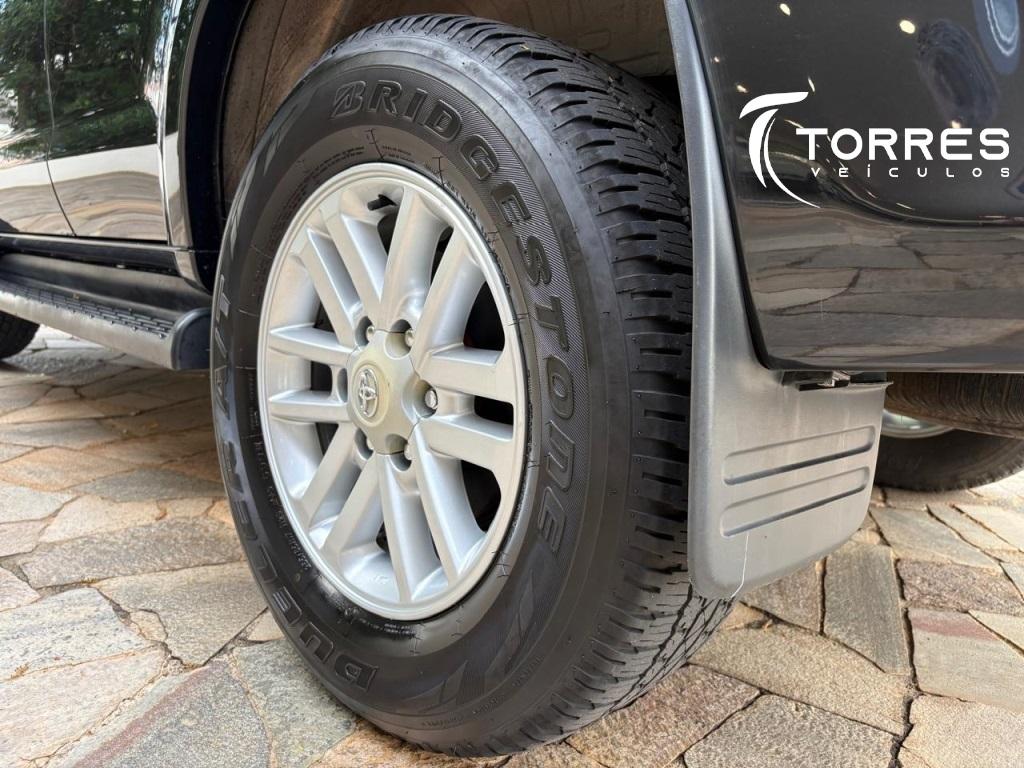 TOYOTA Hilux SW4 - Foto