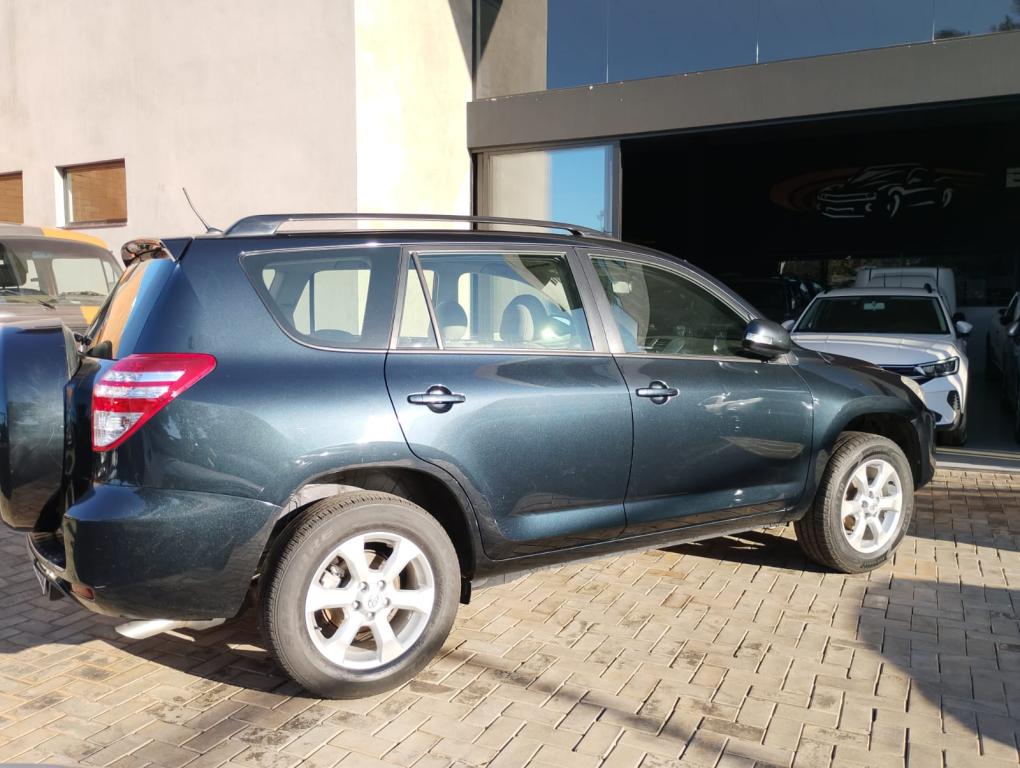 TOYOTA RAV 4 - Foto