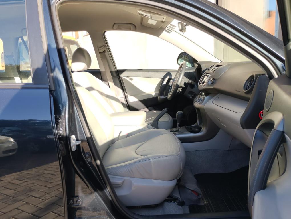 TOYOTA RAV 4 - Foto