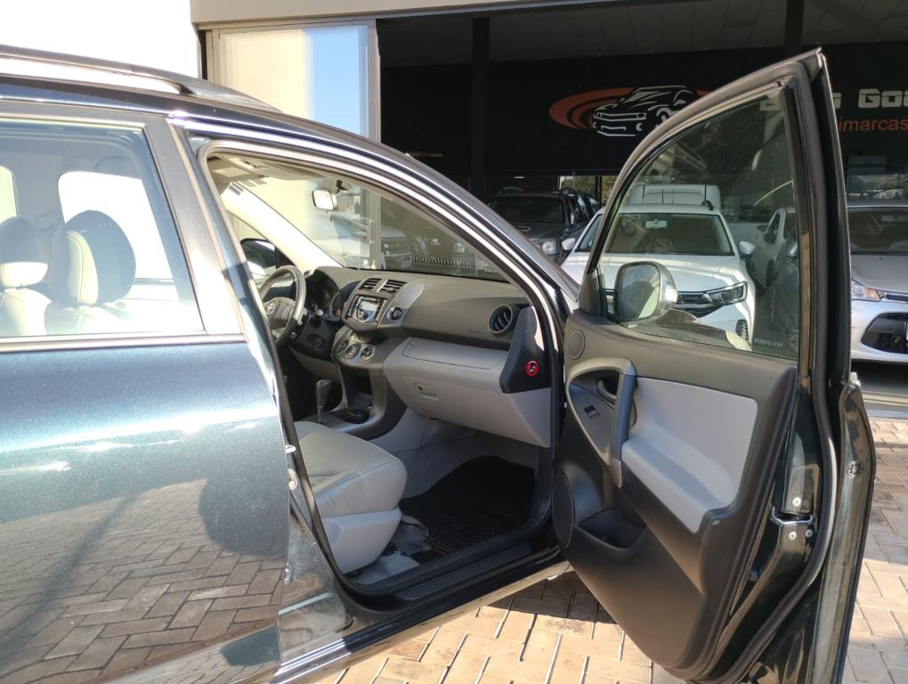 TOYOTA RAV 4 - Foto
