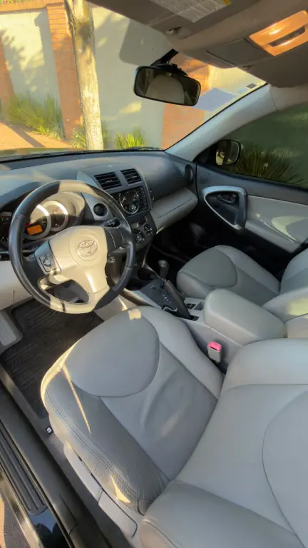 TOYOTA RAV 4 - Foto