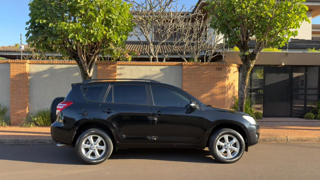 TOYOTA RAV 4 - Foto