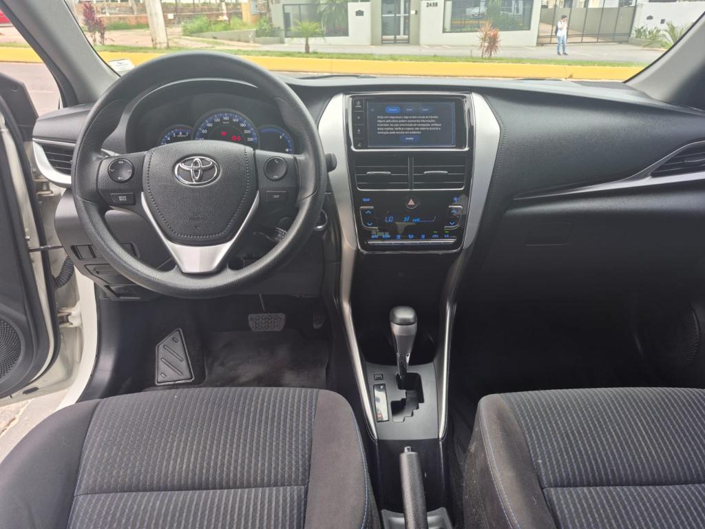 TOYOTA Yaris Sedan - Foto