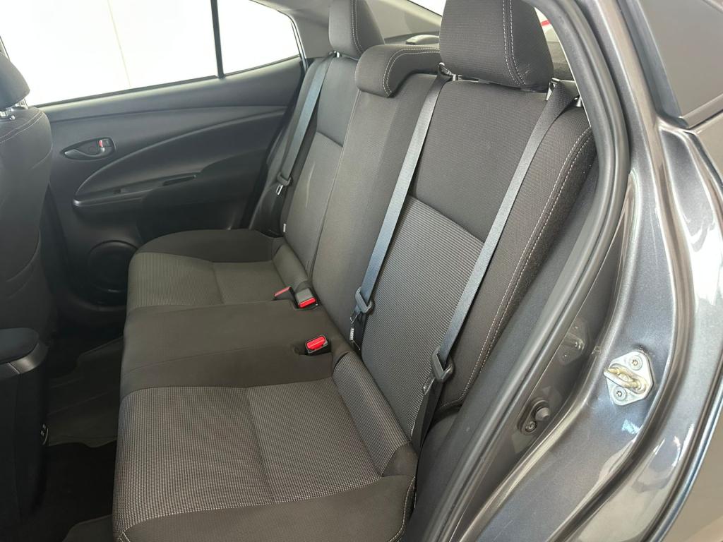 TOYOTA Yaris Sedan - Foto