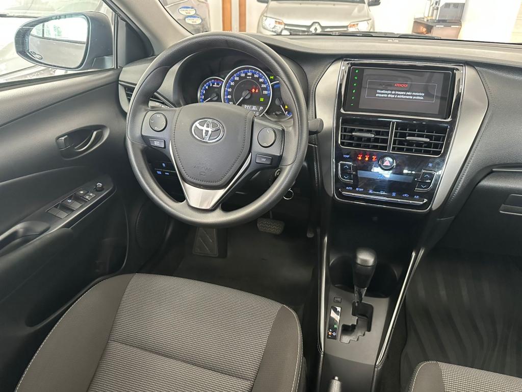 TOYOTA Yaris Sedan - Foto