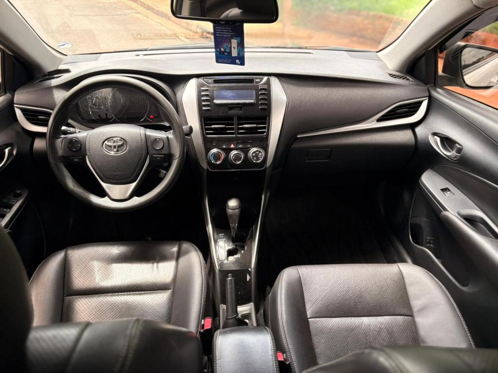 TOYOTA Yaris Sedan - Foto