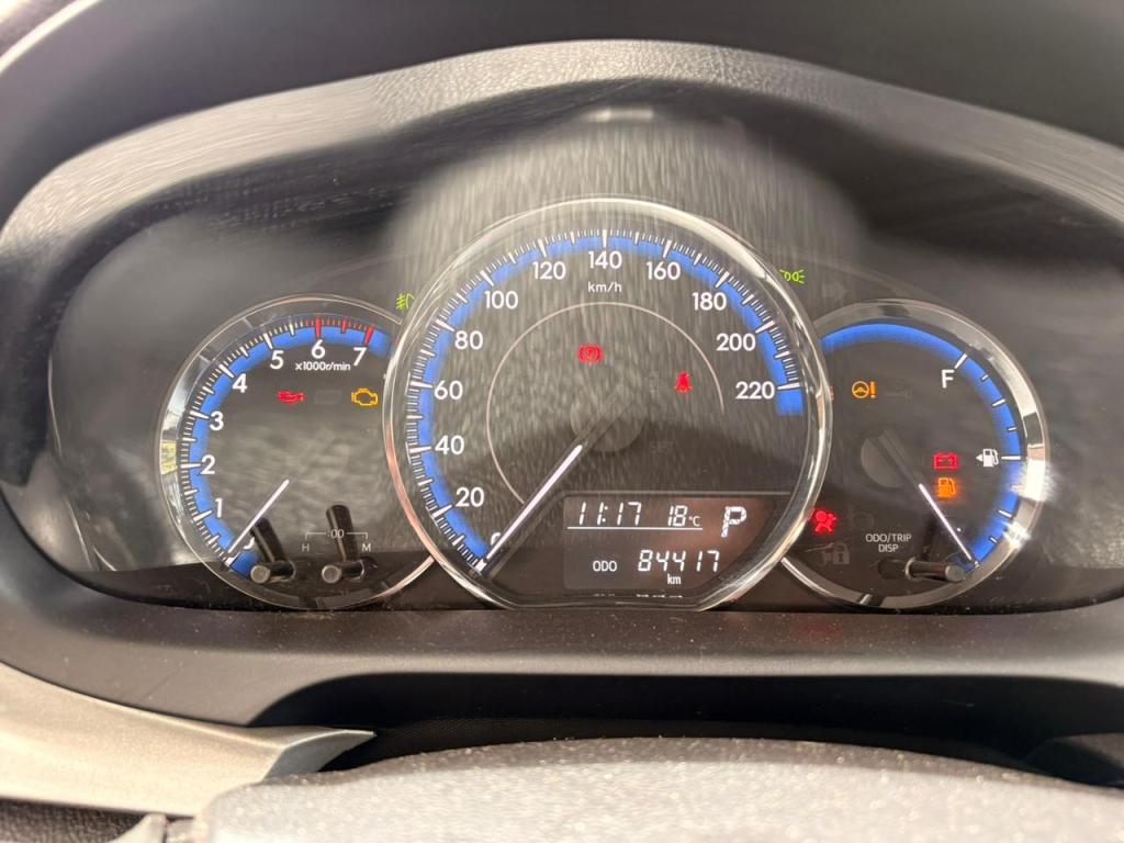 TOYOTA Yaris Sedan - Foto