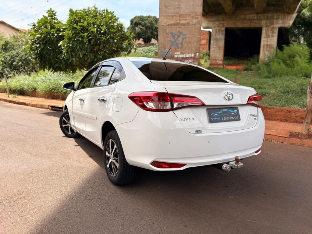 TOYOTA Yaris Sedan - Foto