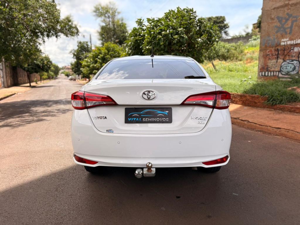 TOYOTA Yaris Sedan - Foto