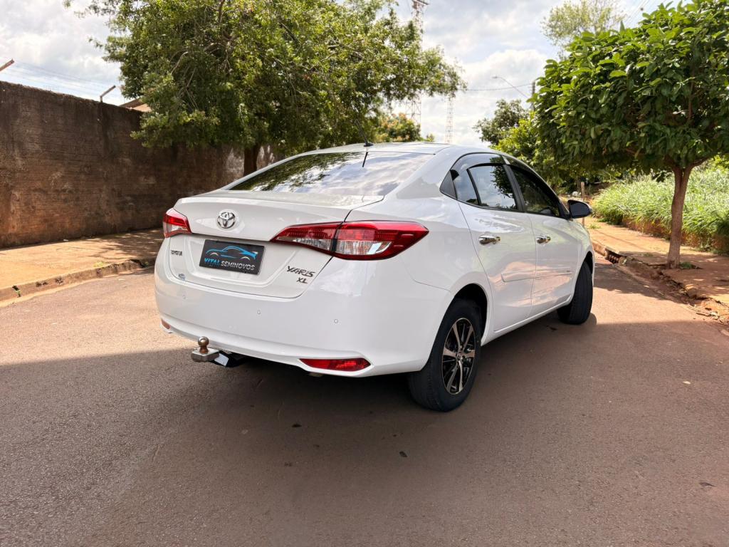 TOYOTA Yaris Sedan - Foto