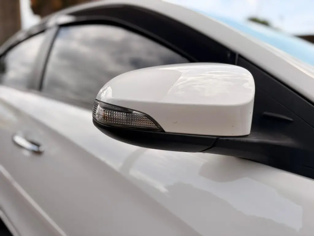 TOYOTA Yaris Sedan - Foto