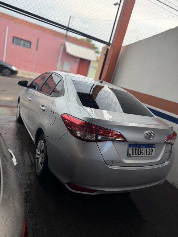 TOYOTA Yaris Sedan - Foto