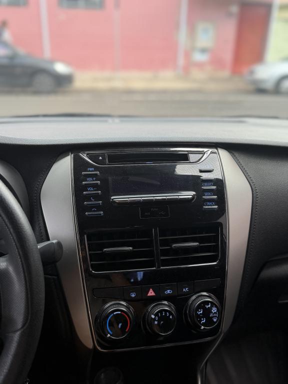 TOYOTA Yaris Sedan - Foto