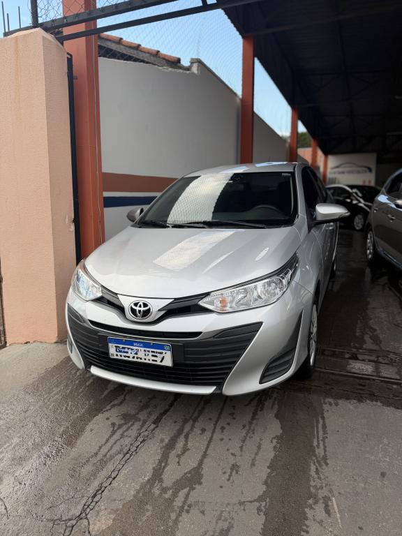 TOYOTA Yaris Sedan - Foto