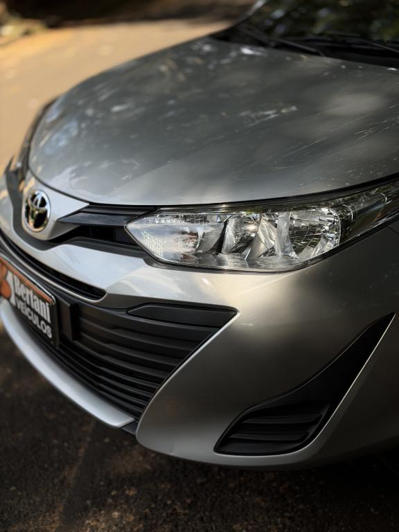 TOYOTA Yaris Sedan - Foto