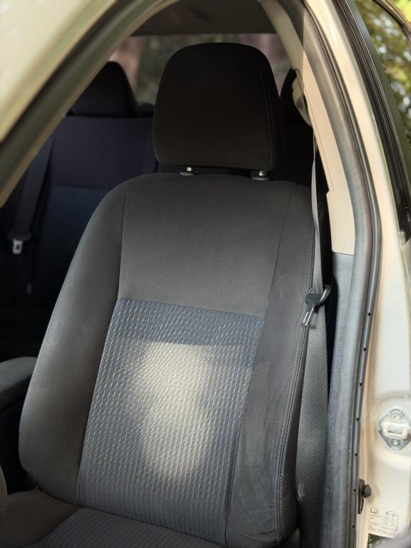 TOYOTA Yaris Sedan - Foto