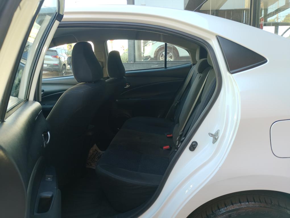 TOYOTA Yaris Sedan - Foto