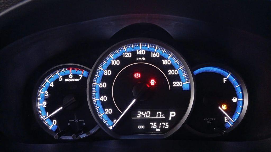 TOYOTA Yaris Sedan - Foto
