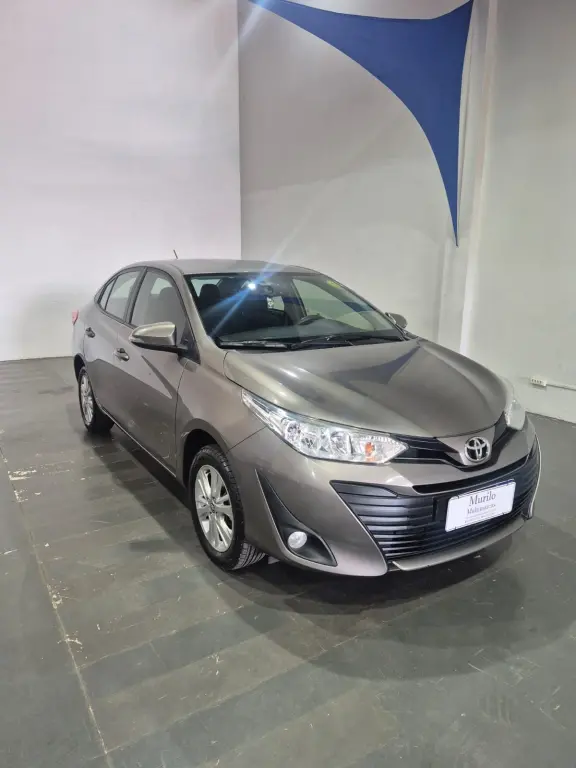 TOYOTA Yaris Sedan - Foto