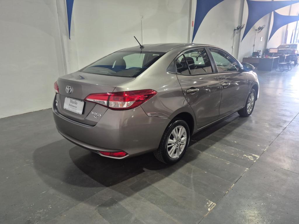 TOYOTA Yaris Sedan - Foto