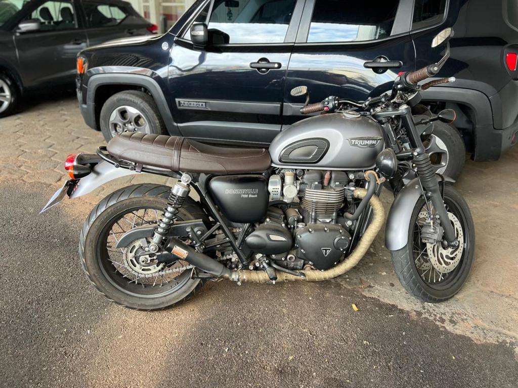 TRIUMPH Boneville T120 1200 - Foto