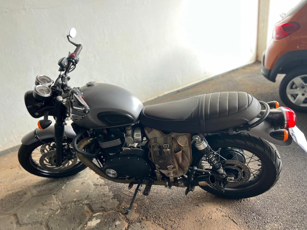 TRIUMPH Boneville T120 1200 - Foto