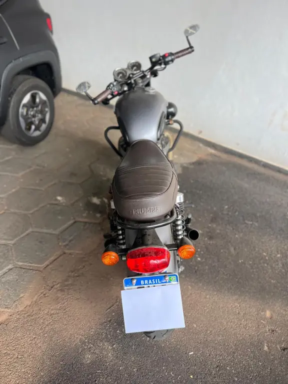 TRIUMPH Boneville T120 1200 - Foto