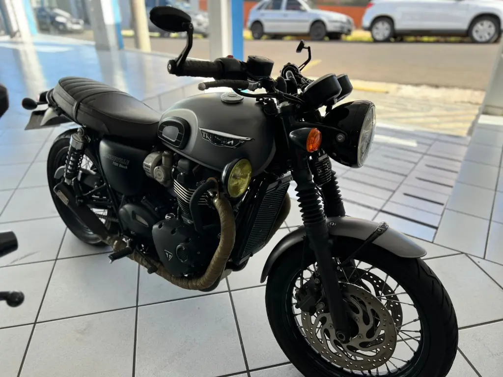 TRIUMPH Boneville T120 1200 - Foto