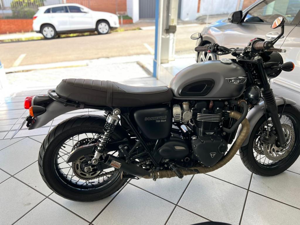 TRIUMPH Boneville T120 1200 - Foto