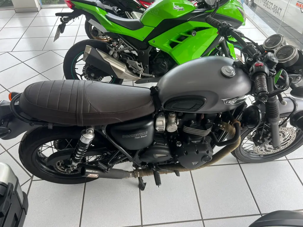 TRIUMPH Boneville T120 1200 - Foto