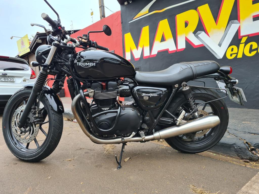 TRIUMPH Bonneville T100 900