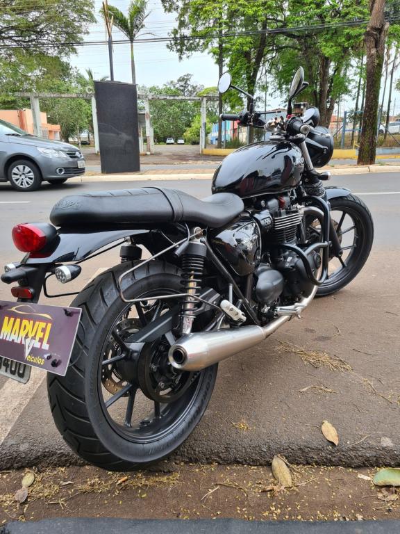 TRIUMPH Bonneville T100 900 - Foto