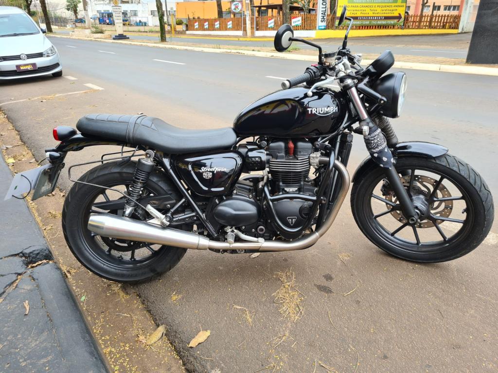 TRIUMPH Bonneville T100 900 - Foto