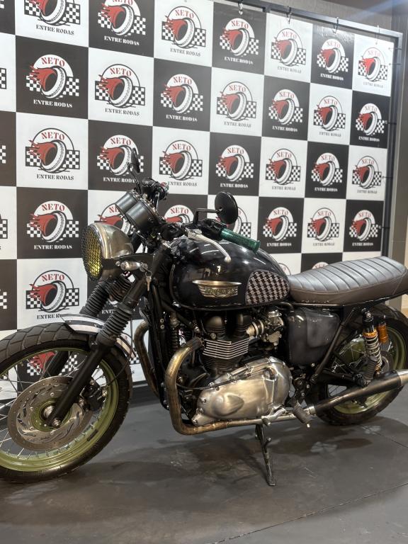 TRIUMPH Bonneville T100 900 - Foto