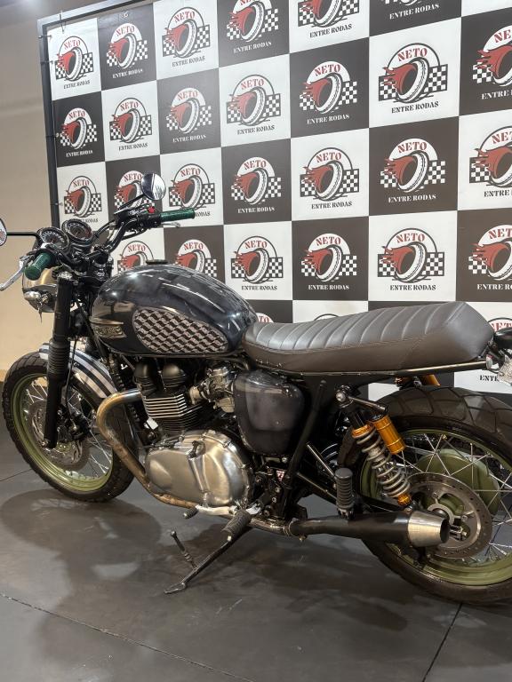 TRIUMPH Bonneville T100 900 - Foto