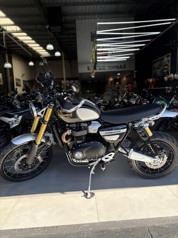 TRIUMPH Scrambler 1200 - Foto