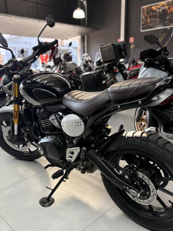 TRIUMPH Scrambler 400X - Foto