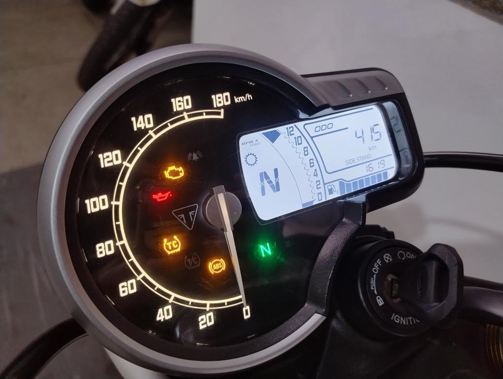 TRIUMPH Scrambler 400X - Foto