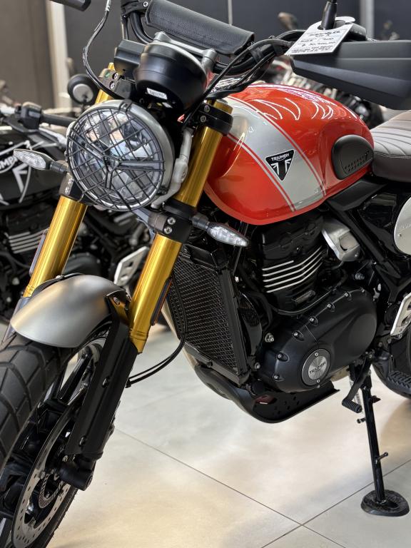 TRIUMPH Scrambler 400X - Foto