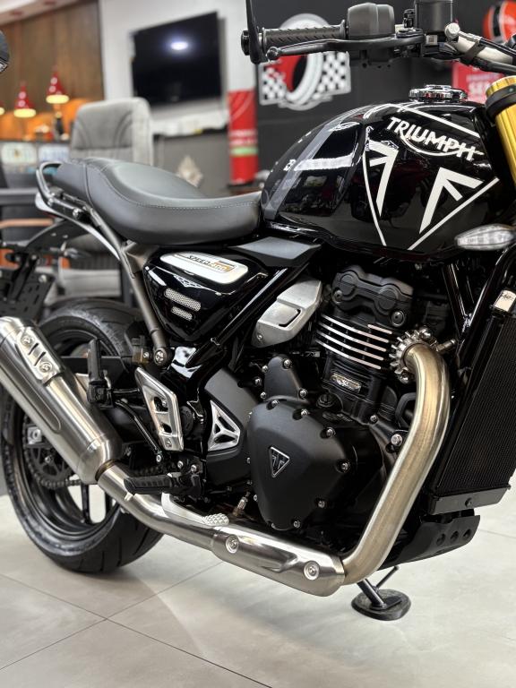 TRIUMPH Speed 400 - Foto