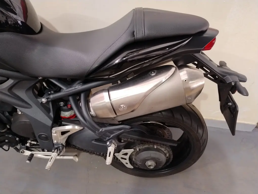 TRIUMPH Speed Triple 1050 - Foto