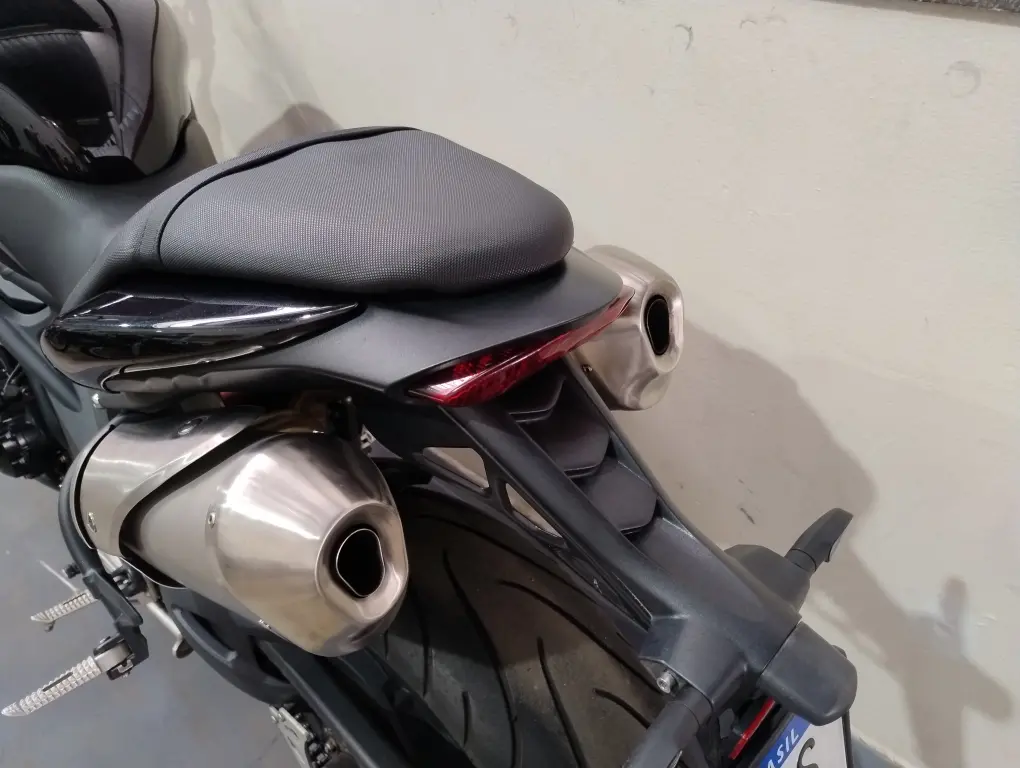 TRIUMPH Speed Triple 1050 - Foto