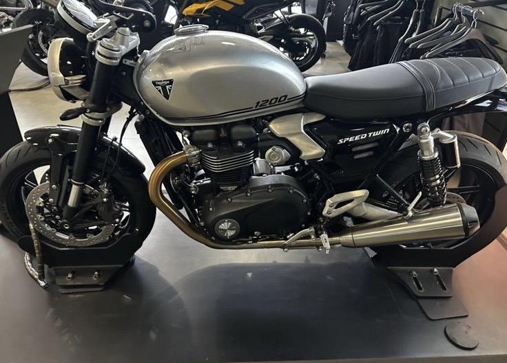 TRIUMPH Speed Twin 1200 - Foto