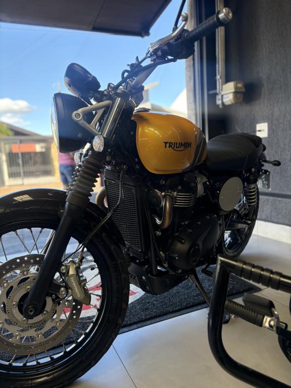 TRIUMPH Street Scrambler 900 - Foto