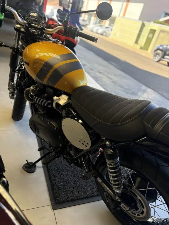 TRIUMPH Street Scrambler 900 - Foto