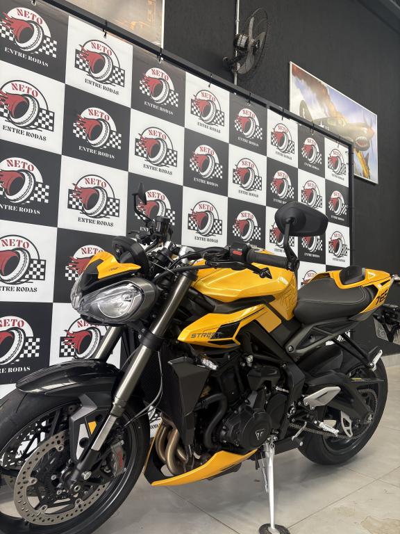 TRIUMPH Street Triple 765 - Foto