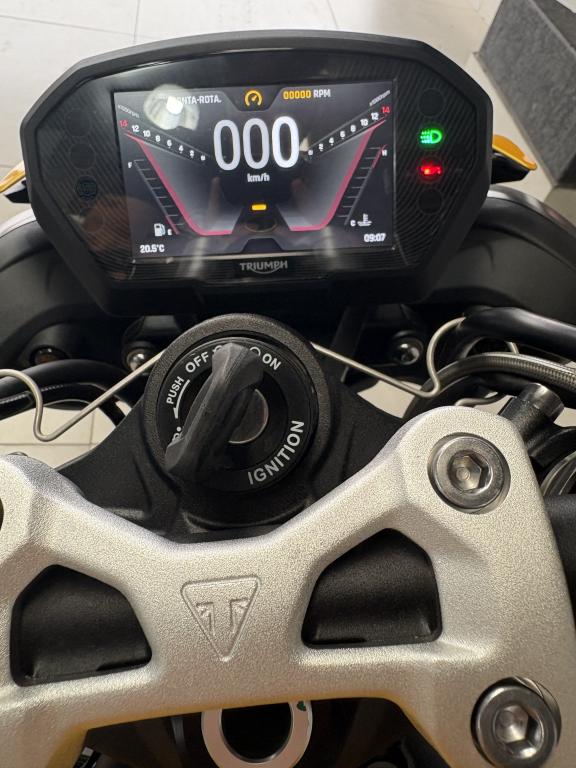 TRIUMPH Street Triple 765 - Foto