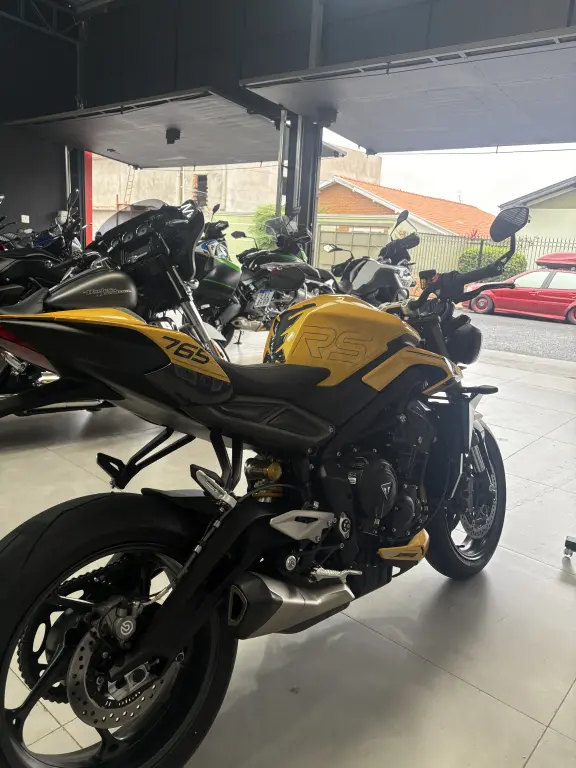TRIUMPH Street Triple 765 - Foto