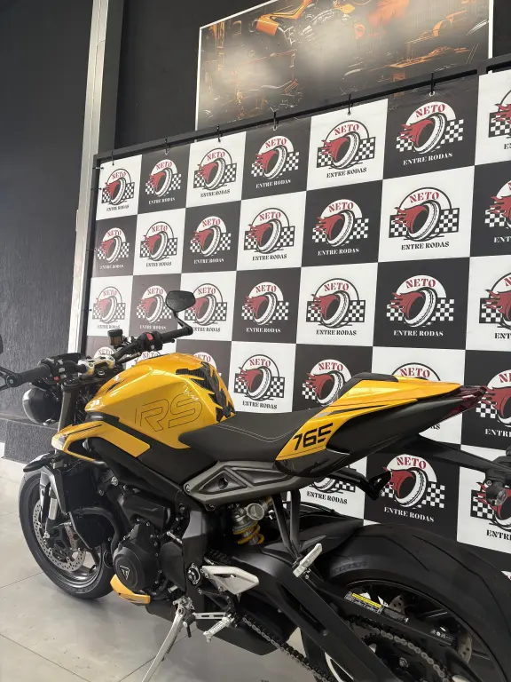 TRIUMPH Street Triple 765 - Foto